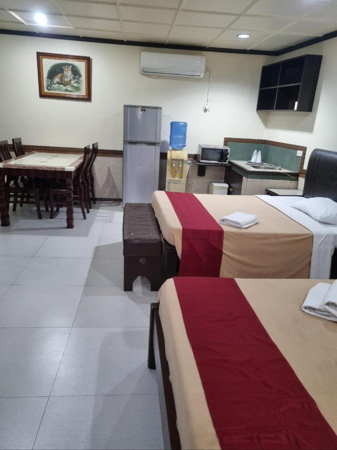 Clark Angeles Tiger Hotel エクステリア 写真